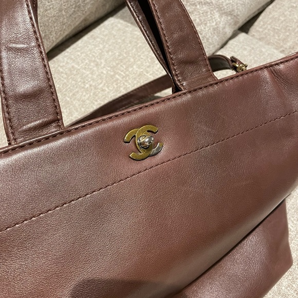 Vintage authentic Chanel lambskin brown tote - Picture 4 of 7
